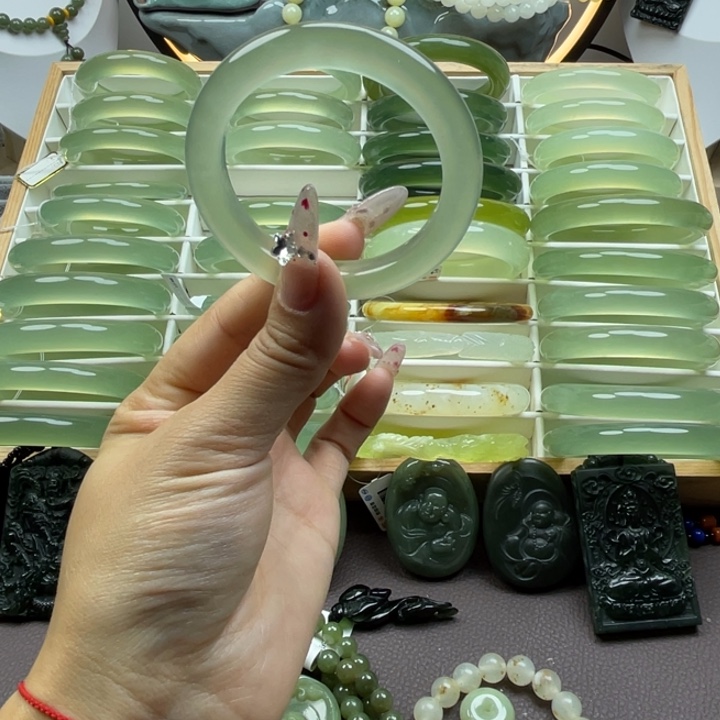 岫玉未镶嵌手镯岫玉