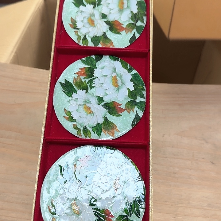 瓷片孛****格瓷质品工艺品