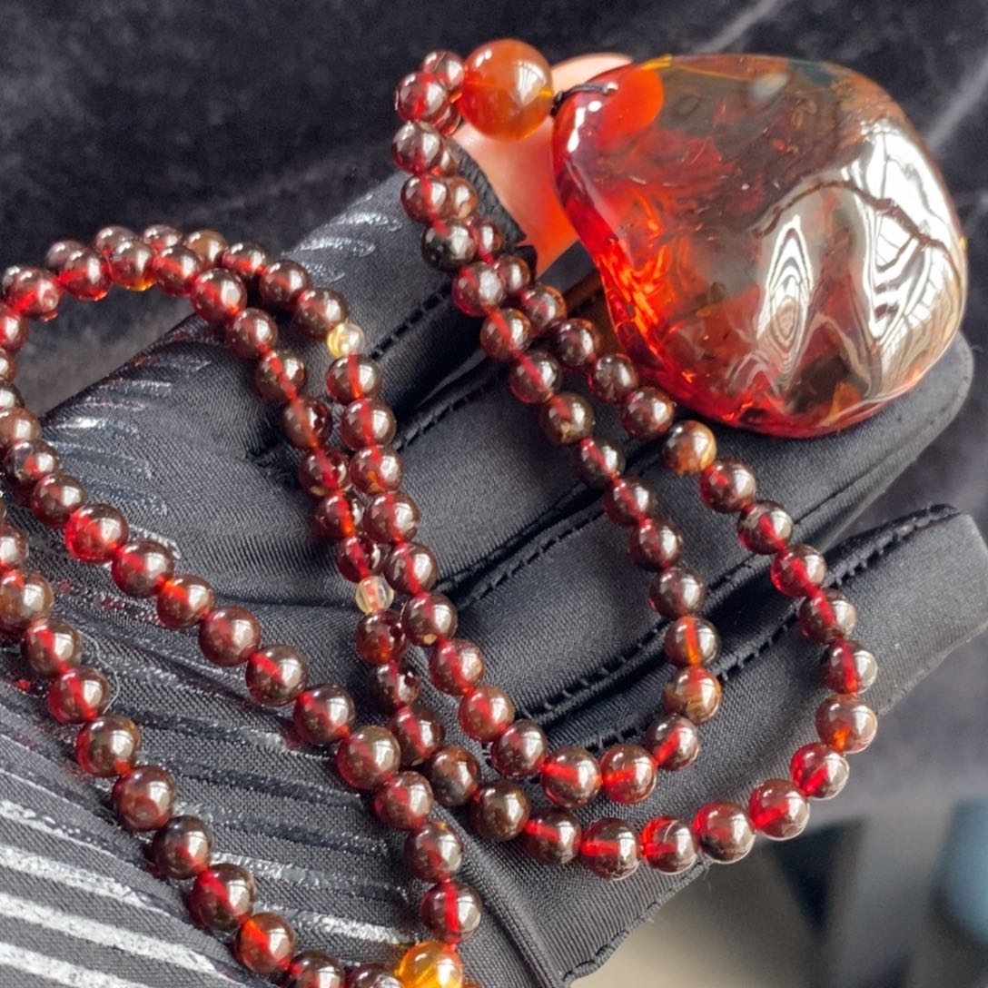 琥珀未镶嵌裸石。。。