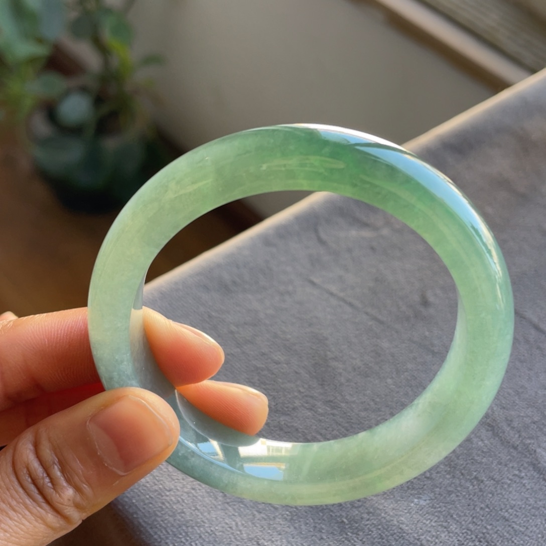 翡翠未镶嵌手镯冰透