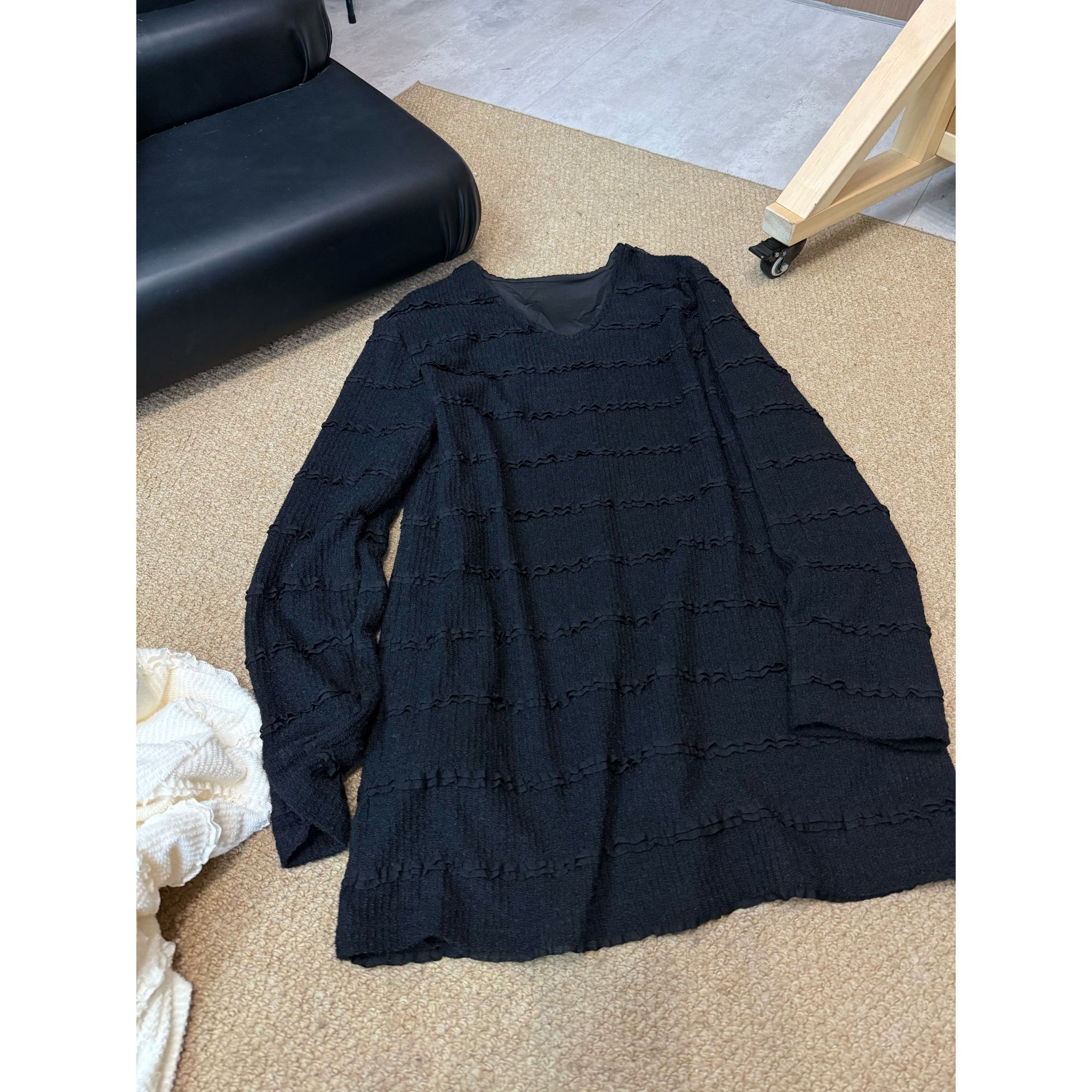 2025冬款新品【设计款  V领花边百搭时尚T恤】