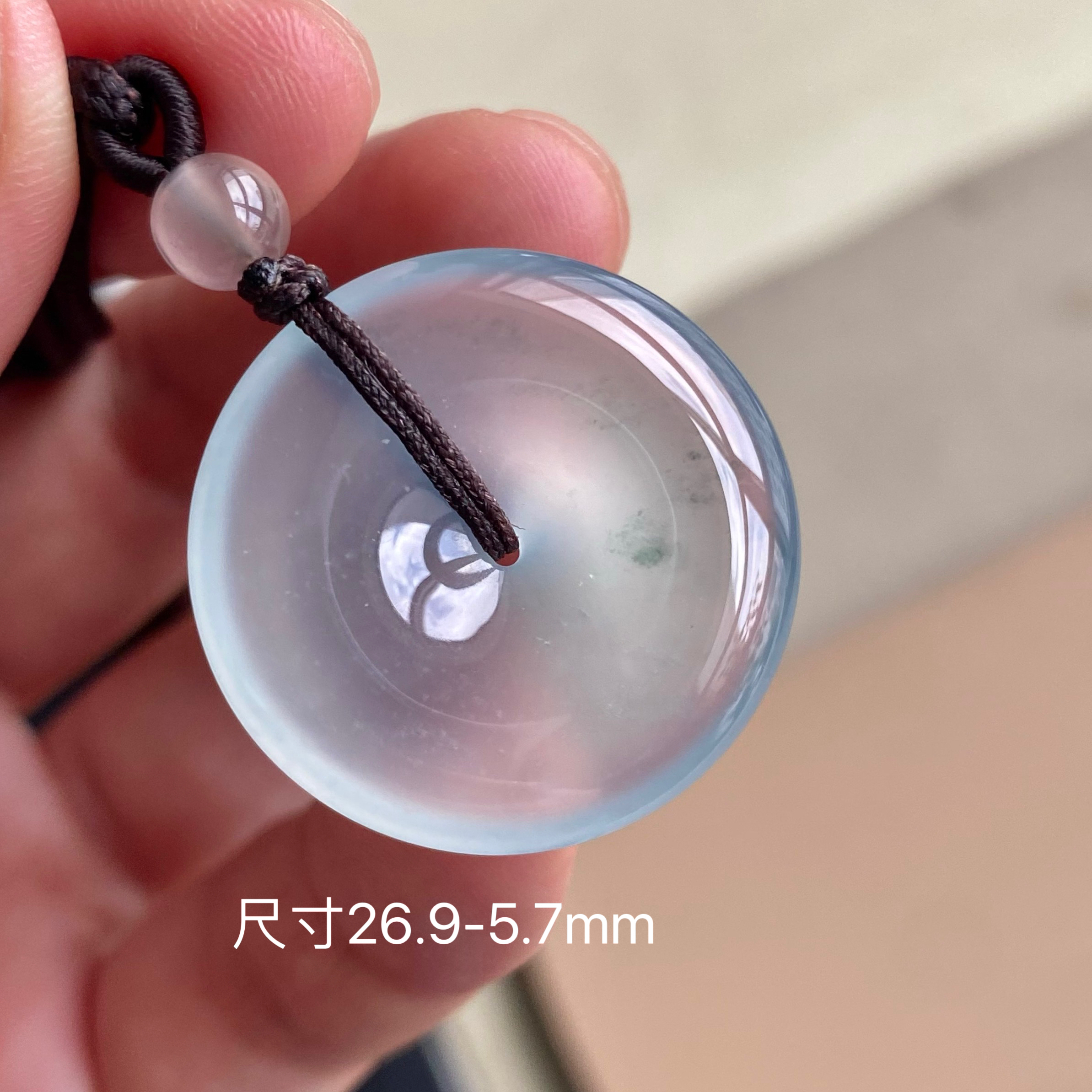 翡翠颈饰高冰种水天空蓝冰透纯净胶润感十足颜色清新翡翠平安扣
