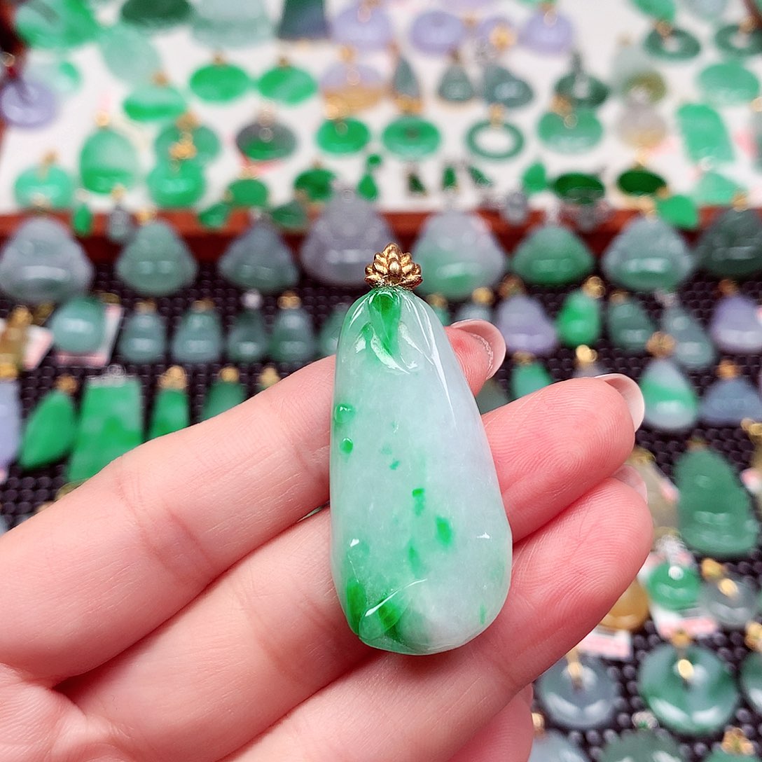 翡翠18K金镶嵌颈饰天然翡翠A货