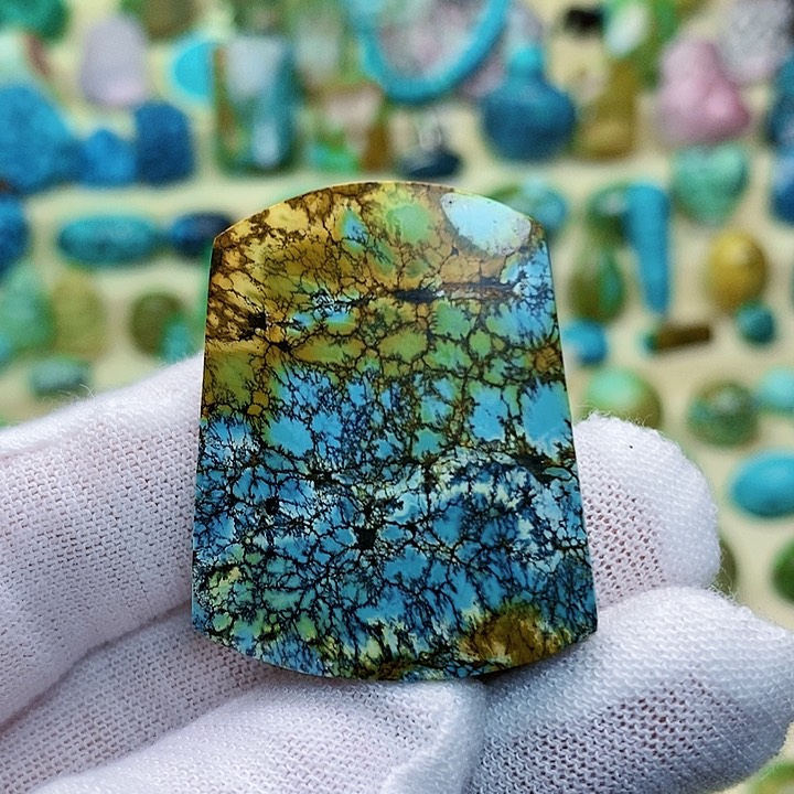 绿松石配饰未镶嵌