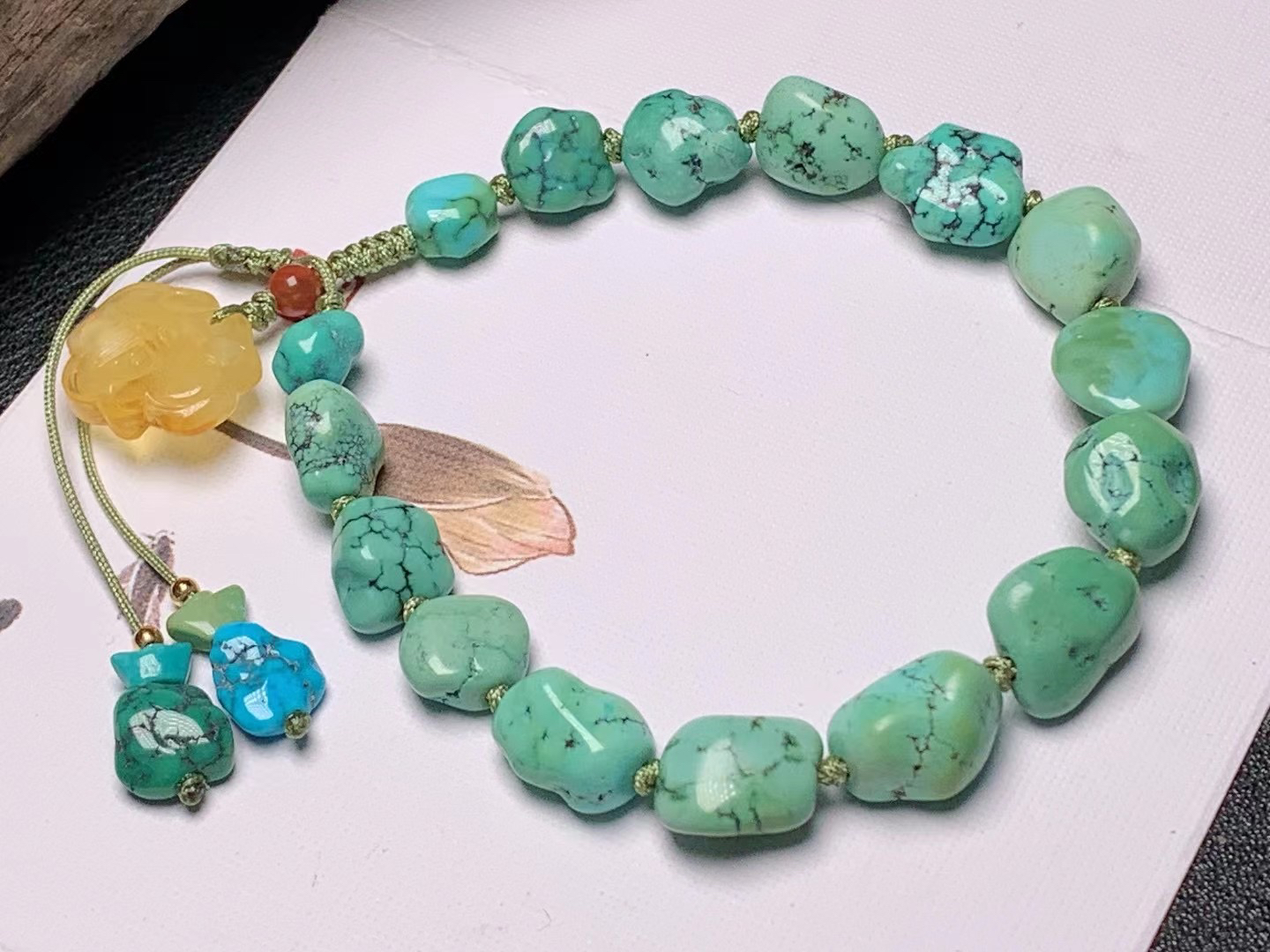原矿高瓷特色菜籽黄绿松石随形手串，颗颗瓷釉级，直径6.5-9mm