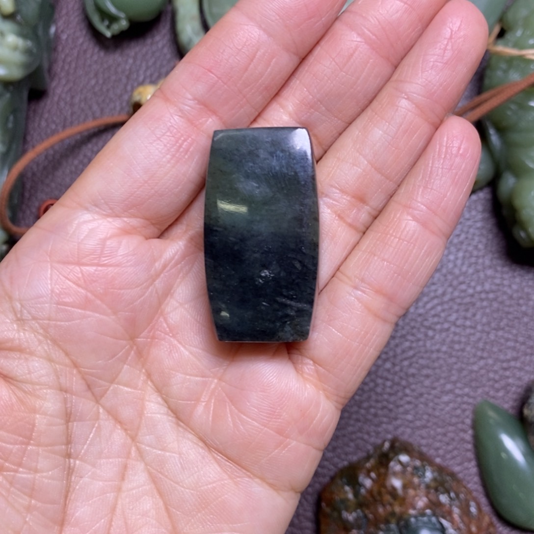 岫岩河磨玉（透闪石质玉）无未镶嵌