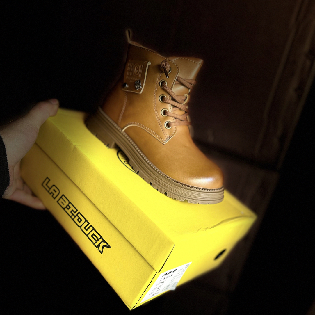 新疆包邮，男女黄色侧拉拼接皮靴棉靴靴子童鞋短靴马丁靴