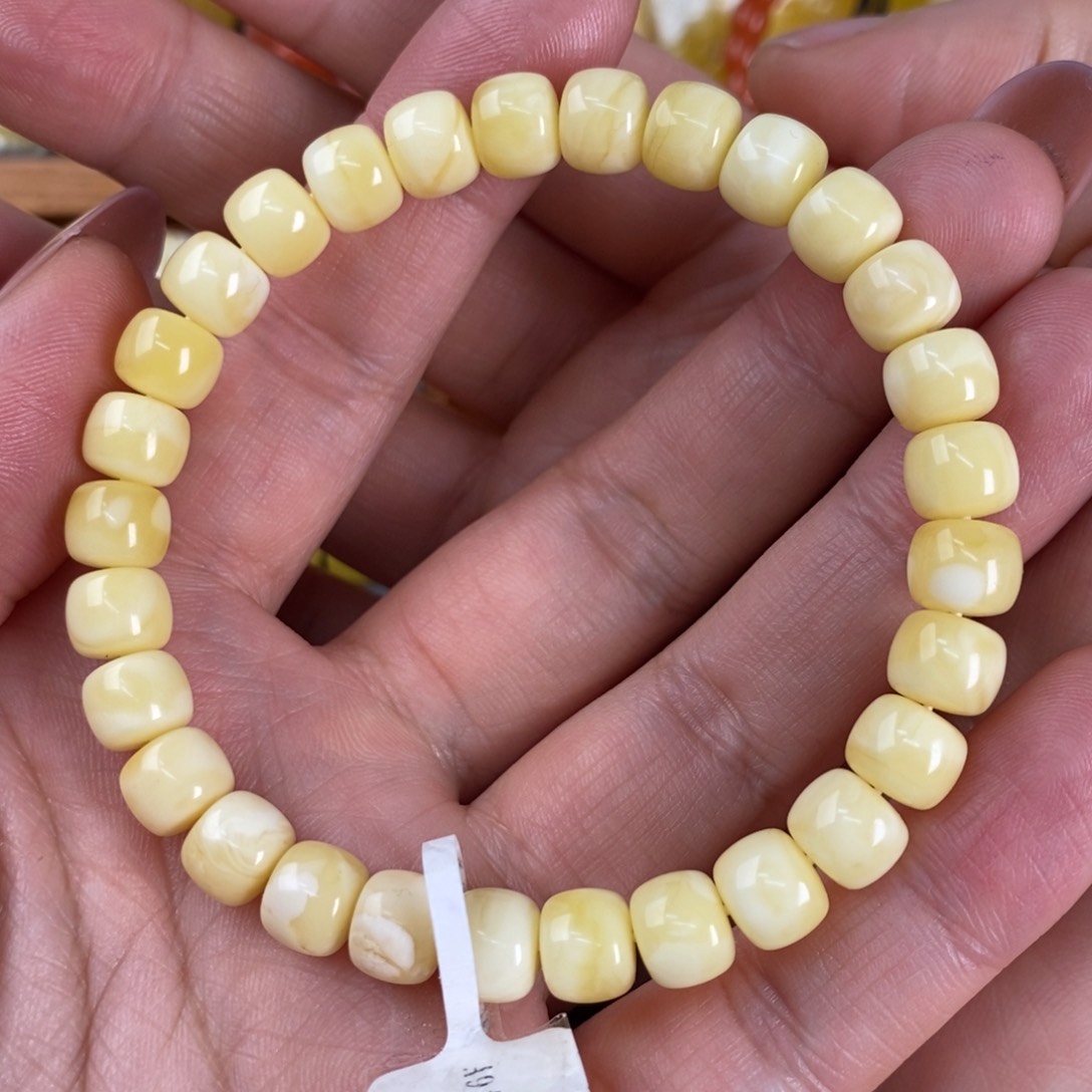 蜜蜡裸石未镶嵌蜜蜡