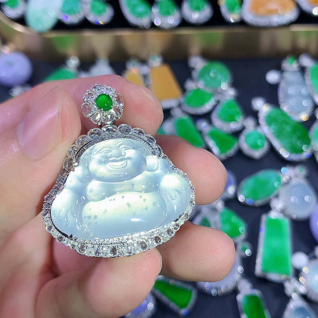 翡翠18K金镶嵌颈饰