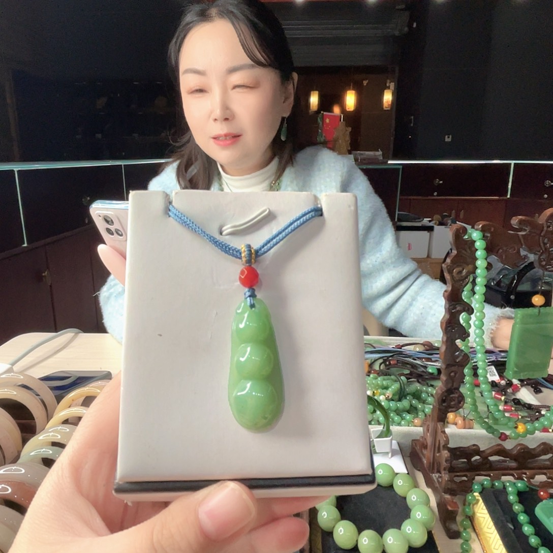 密玉（石英质玉）未镶嵌颈饰