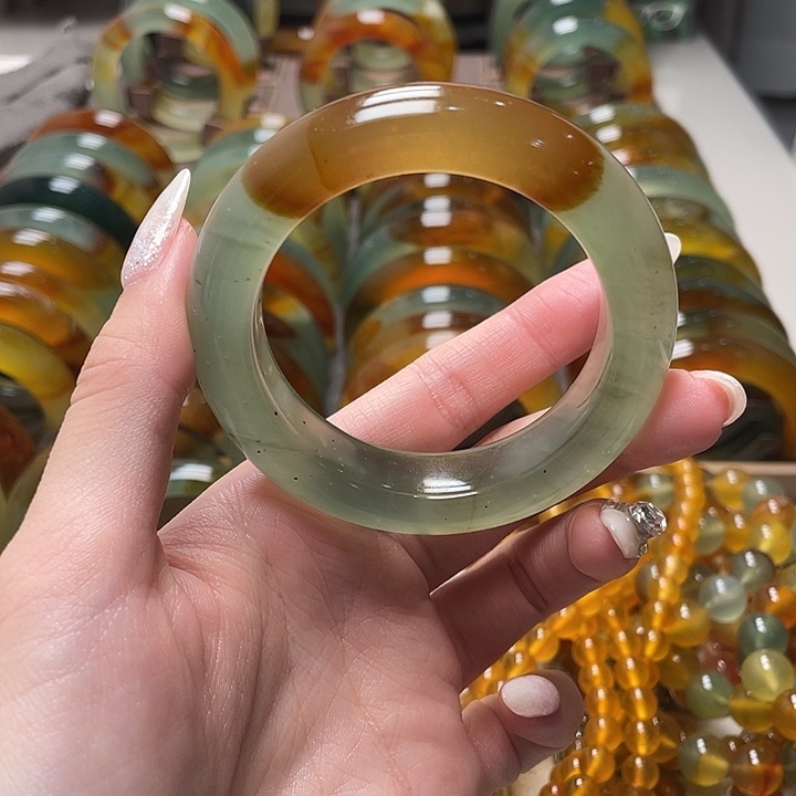 蛇纹石玉未镶嵌手镯52.6