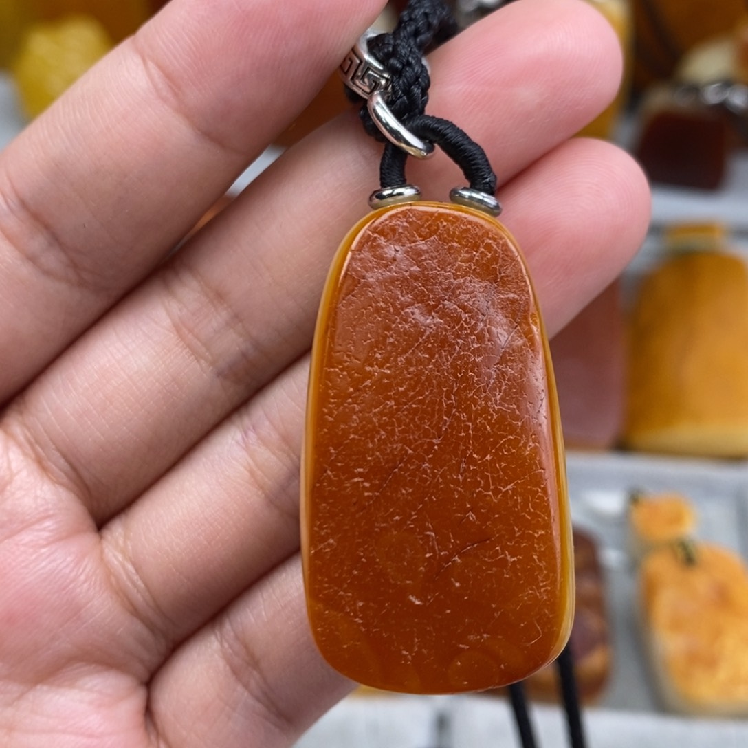 琥珀吊坠(赠链)未镶嵌