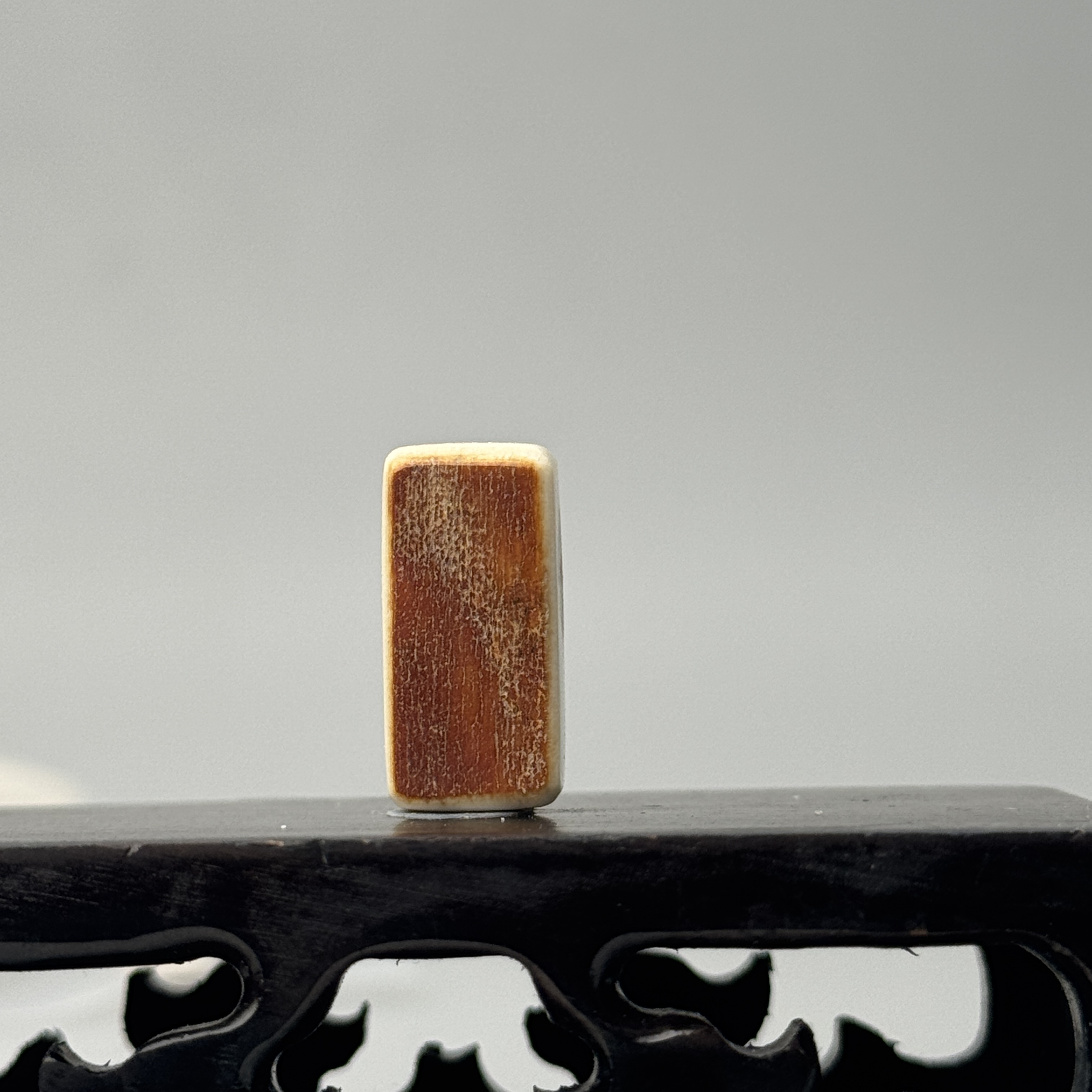 DEZHI/德志【9*20】金黄皮一字三通2.5g猛犸牙孔道1.5*2.5配饰K779