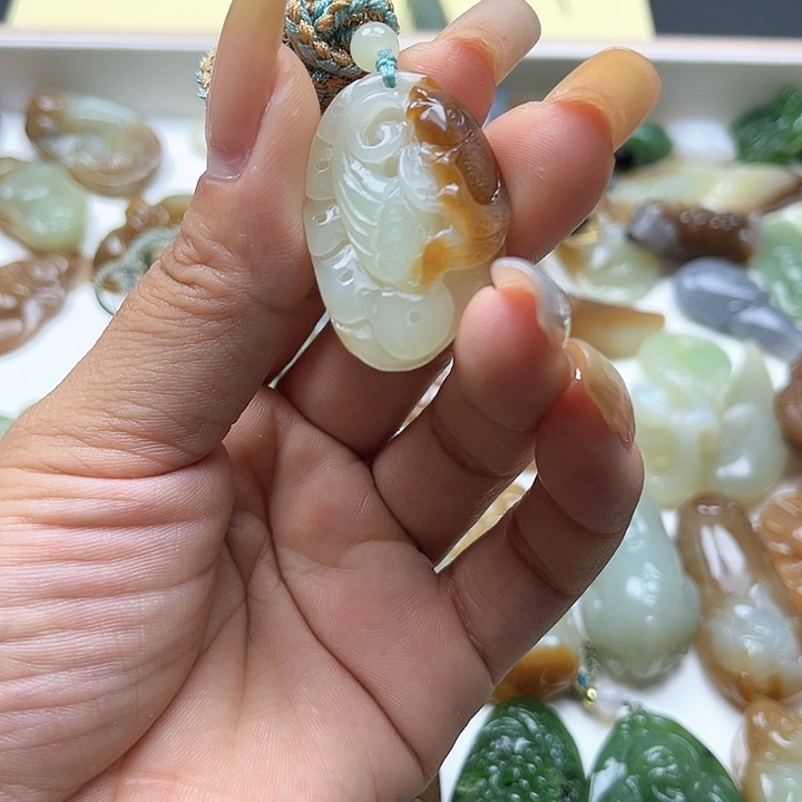 【闪购商品】和田玉未镶嵌颈饰正****圆