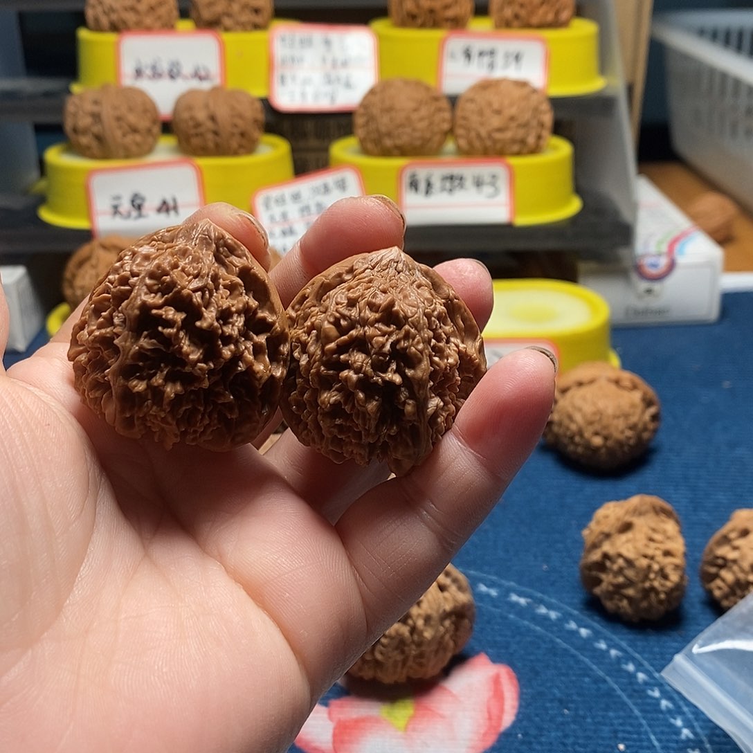 文玩核桃吊坠百花山有修