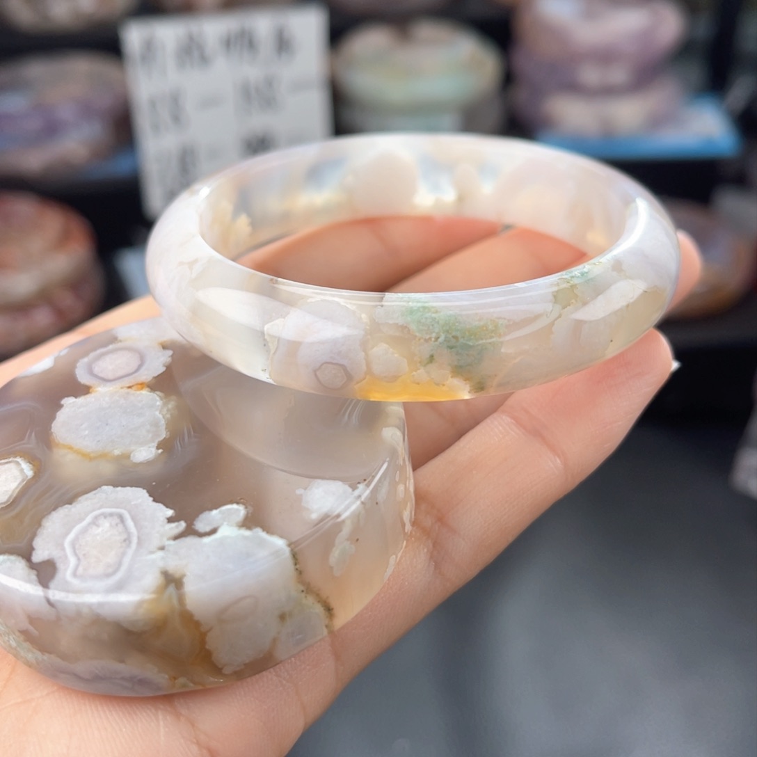 石英质玉手镯未镶嵌54