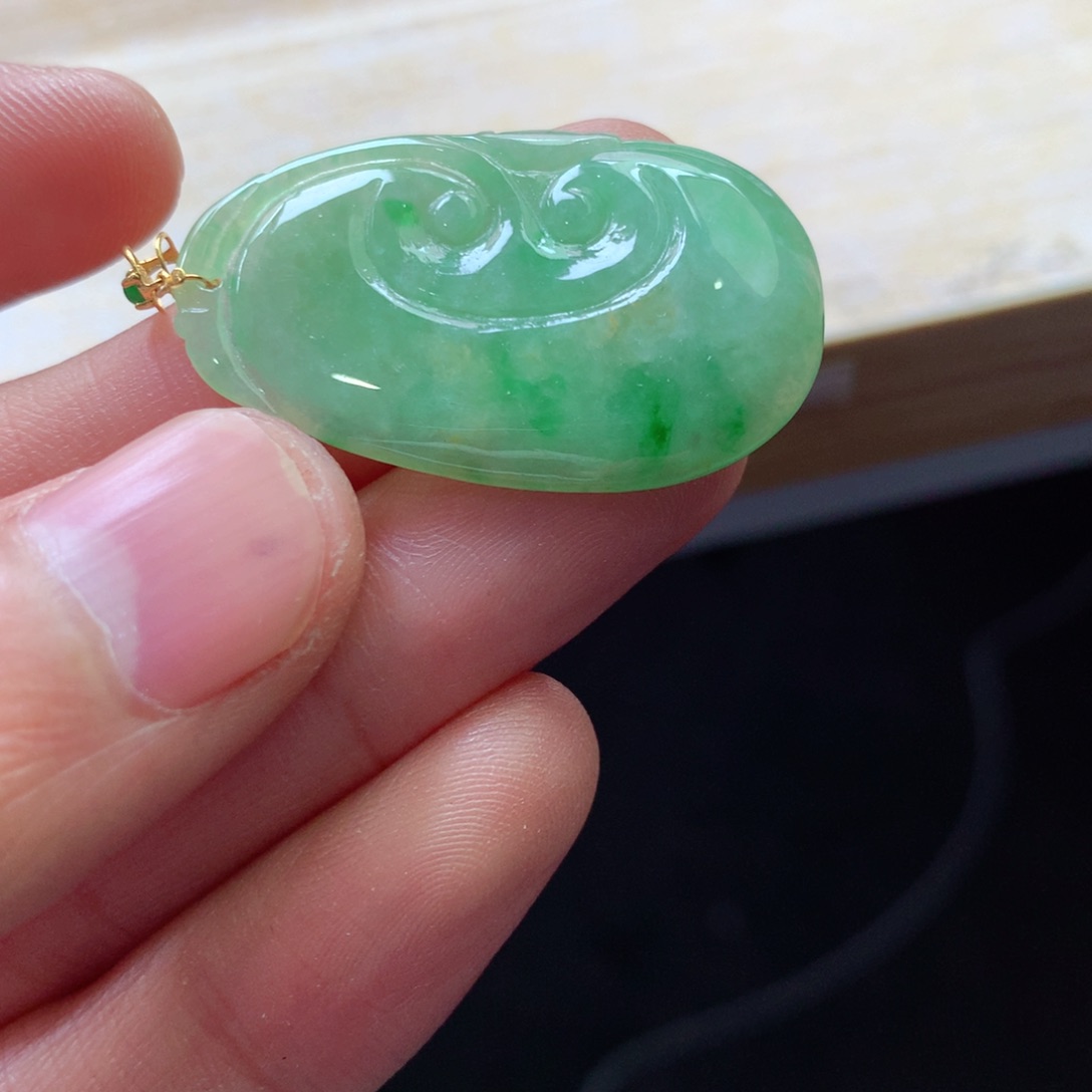 翡翠颈饰18K金镶嵌吊坠