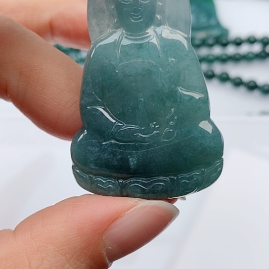 翡翠颈饰未镶嵌