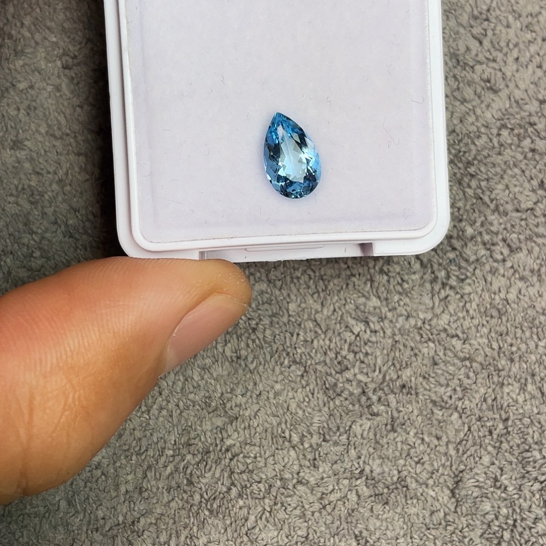 海蓝宝石裸石1.583Ct。   