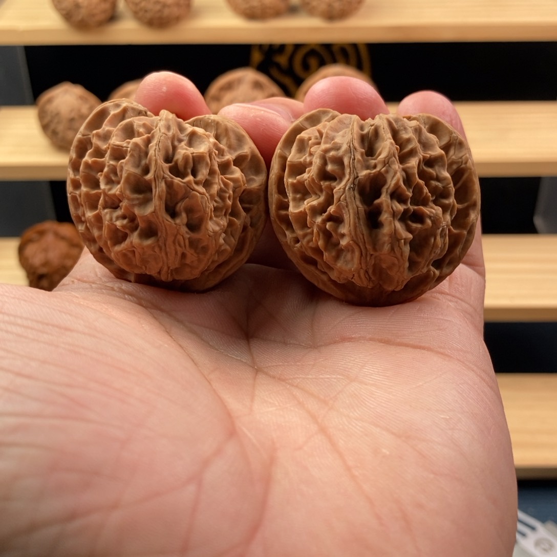 文玩核桃把件40全品天残山地苹果园