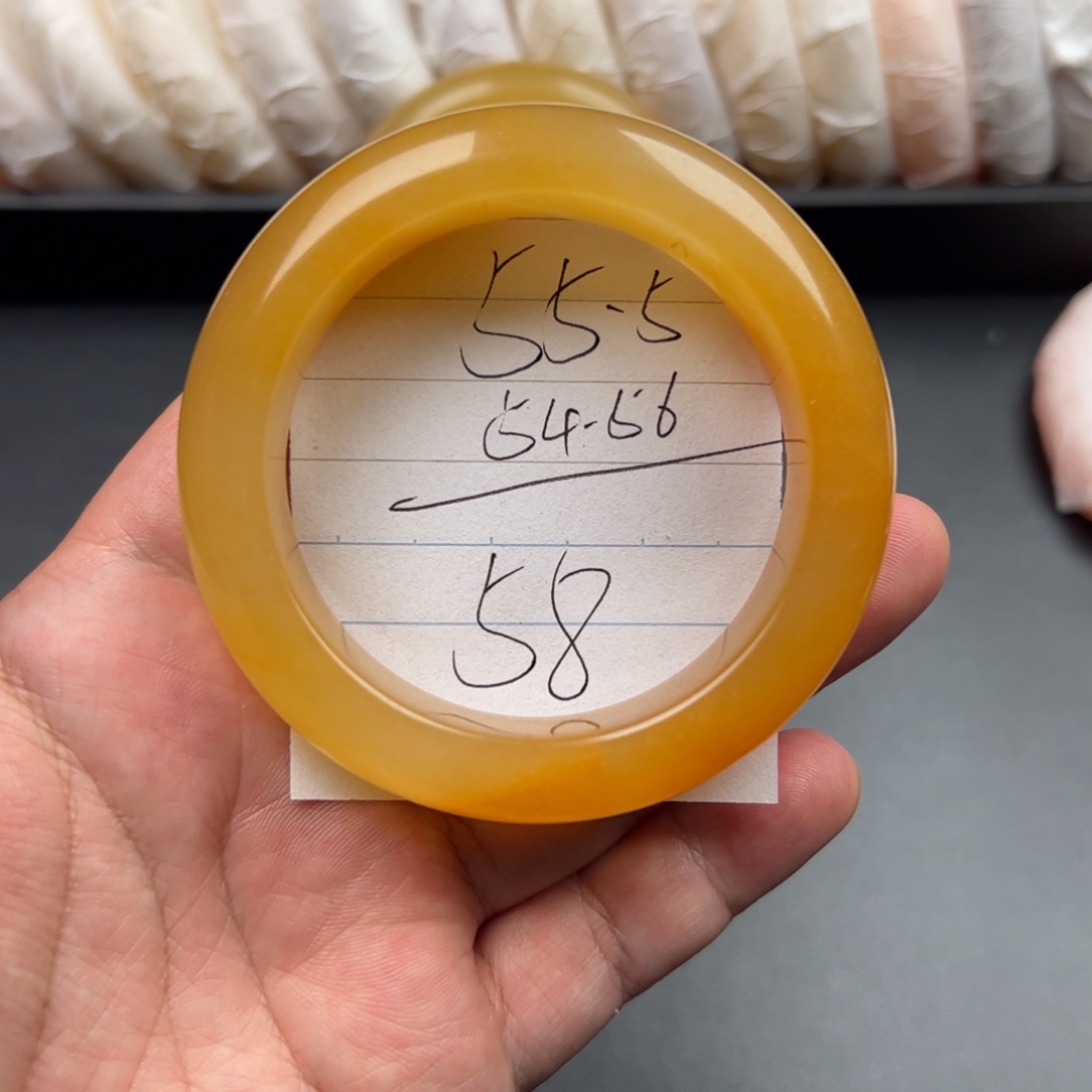 石英质玉（黄龙玉）手镯未镶嵌58