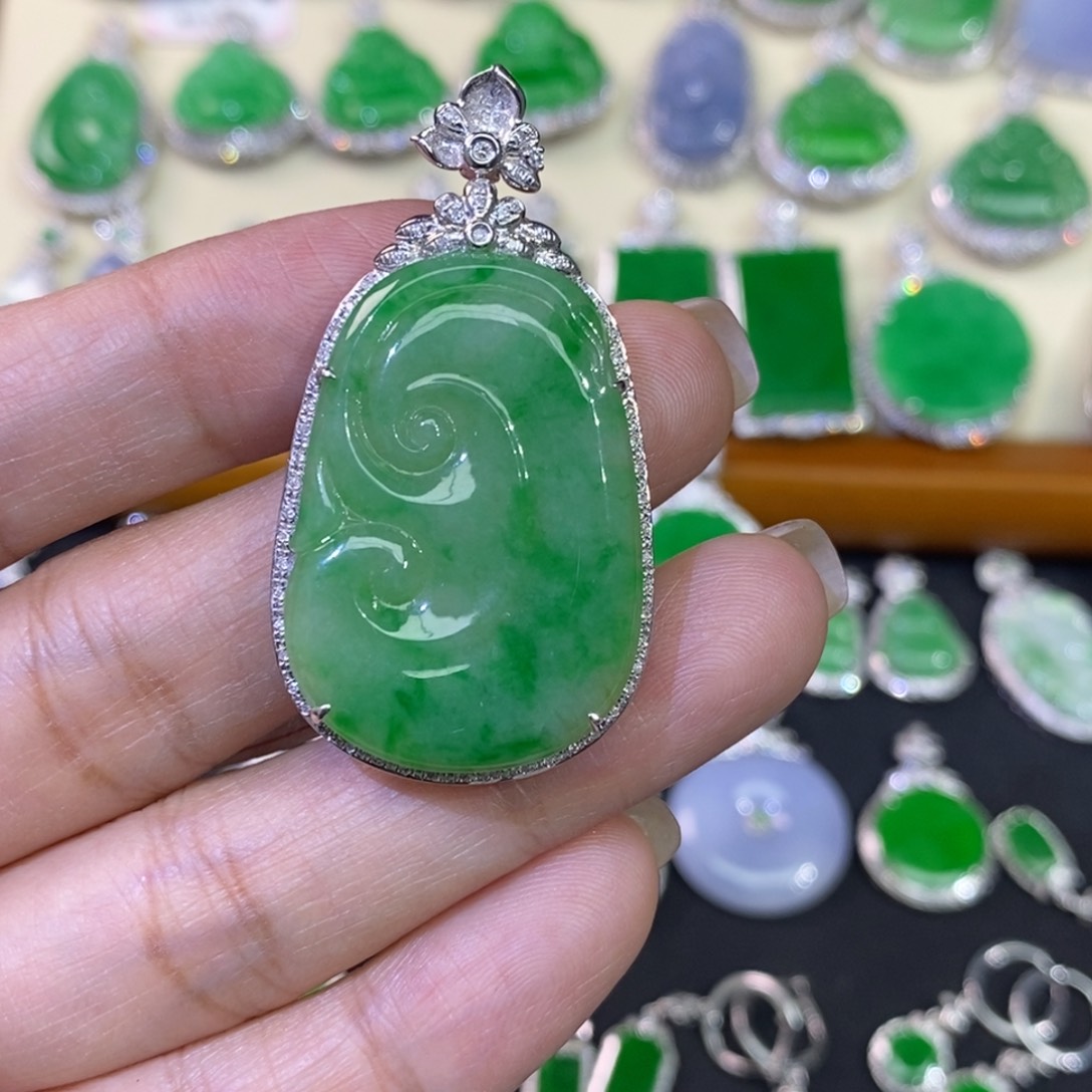 翡翠吊坠(不含链)18K金镶嵌吊坠