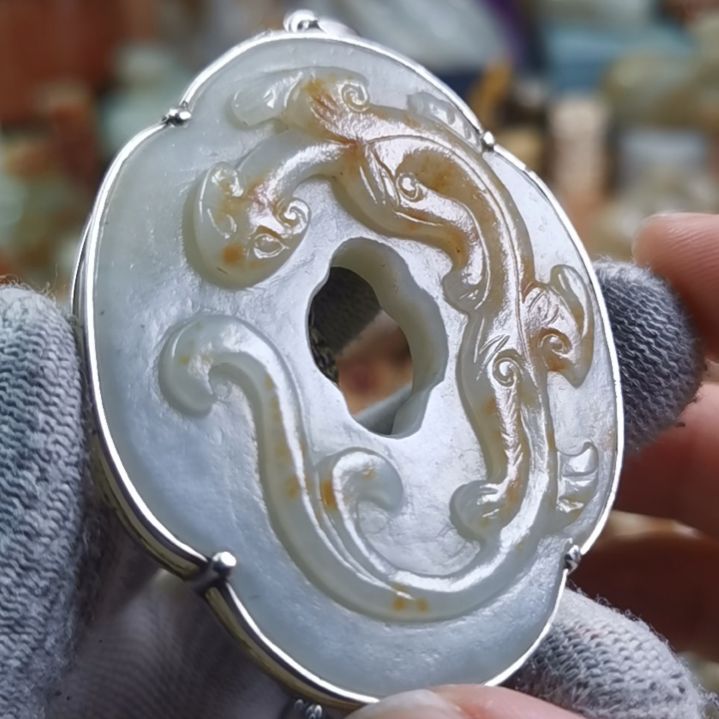 和田玉（糖玉）车挂未镶嵌阳**月