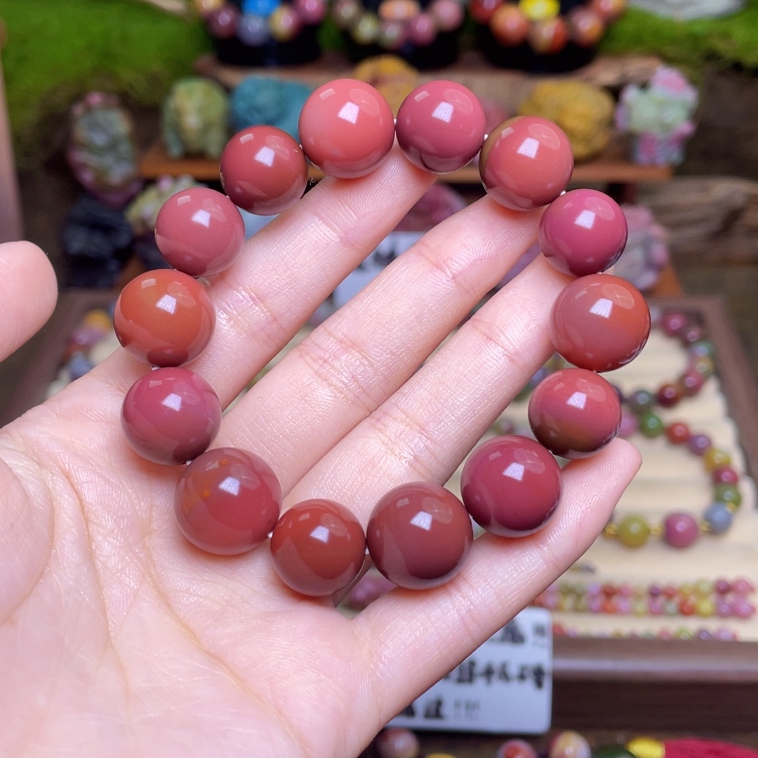 玟***玛瑙/玉髓未镶嵌珠宝半成品盐源玛瑙桃料手串