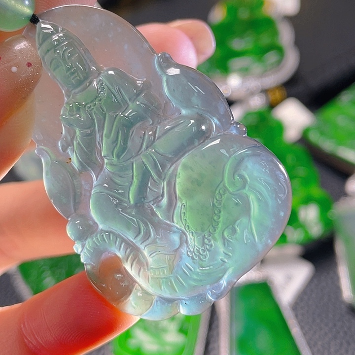 翡翠颈饰未镶嵌96，