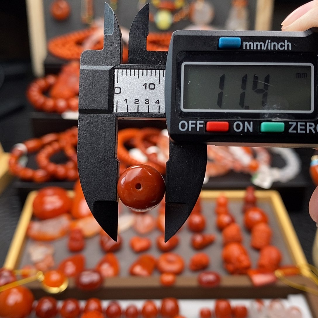 丑***头南红玛瑙未镶嵌四川凉山老型单珠11.4mm