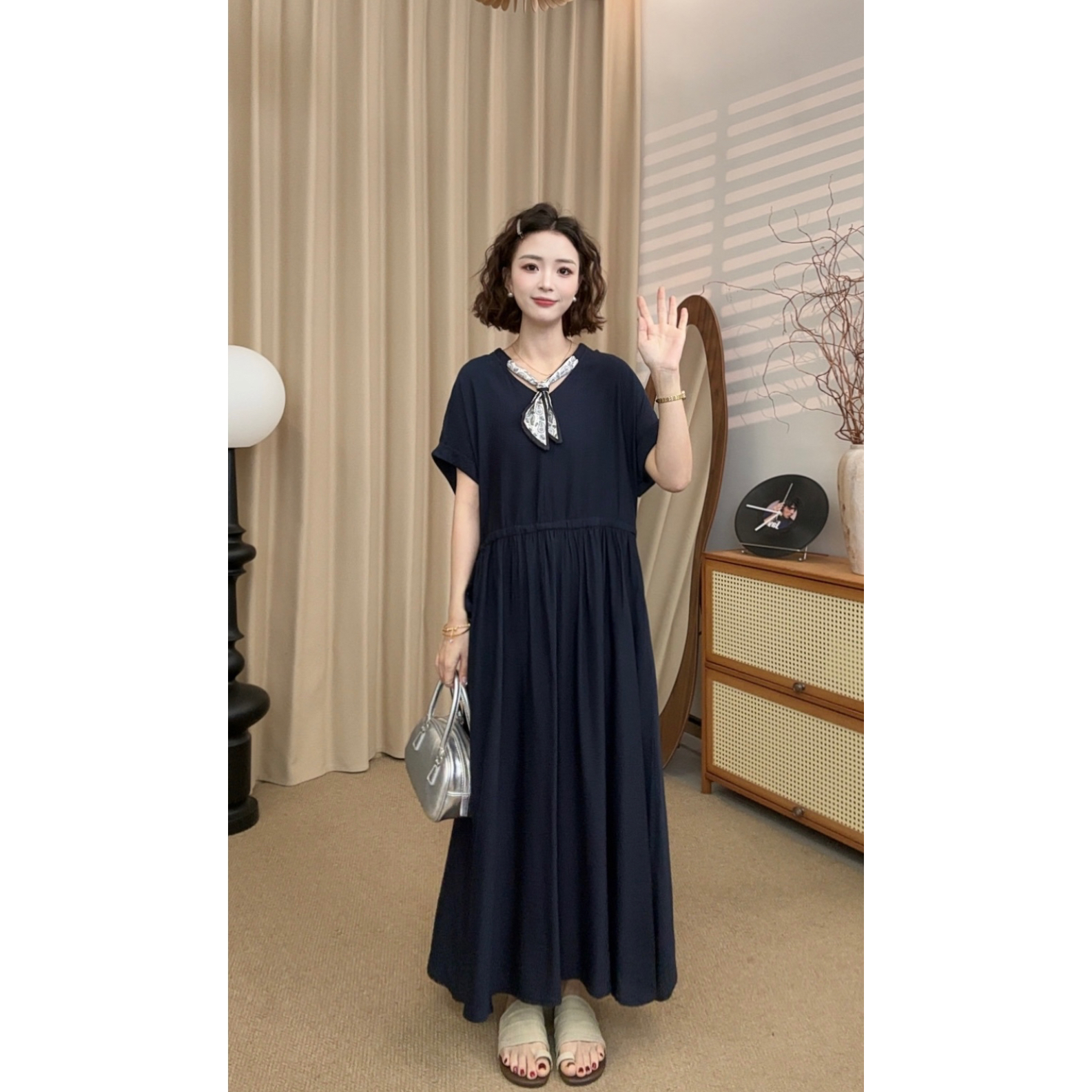 【张小九】V领侧收腰设计纯色长款垂感连衣裙（配丝巾）Z1968