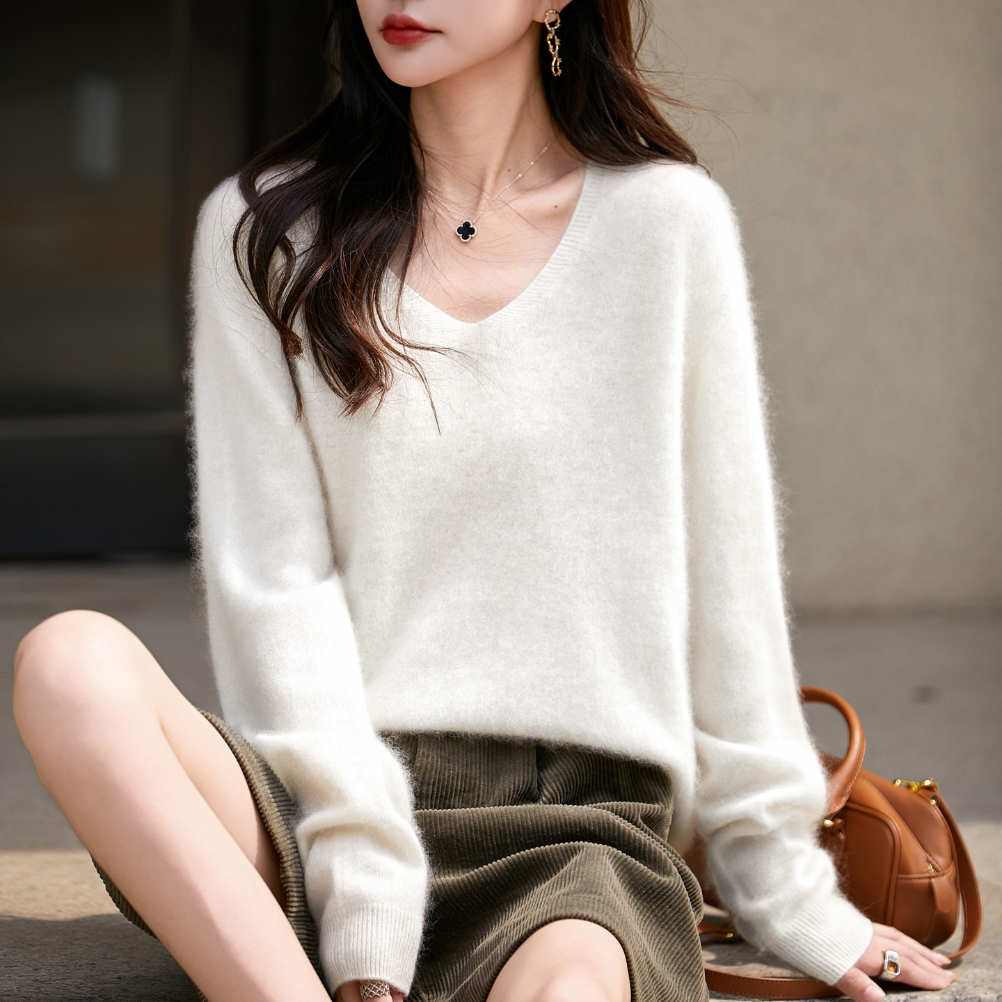 韩系羊毛衫慵懒风V领软糯拉绒纯羊毛衫女套头松弛感上衣