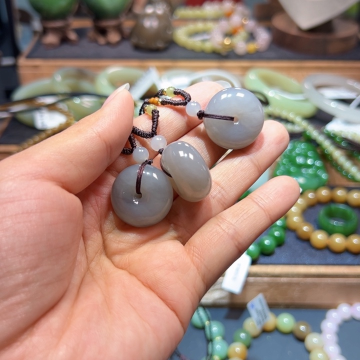 颈饰未镶嵌和田玉多样性发一