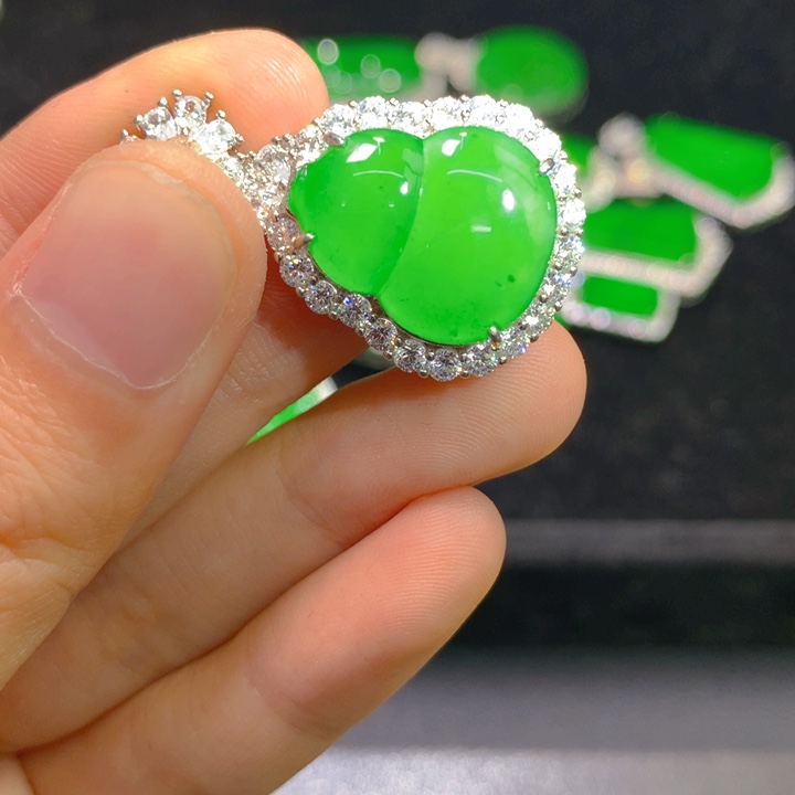 翡翠颈饰银S925镶嵌一个