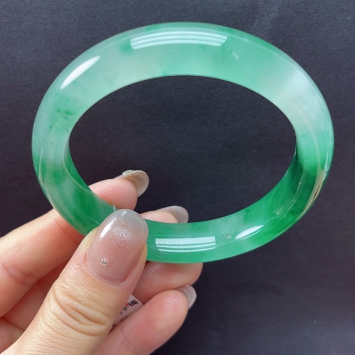 石英岩玉未镶嵌手镯