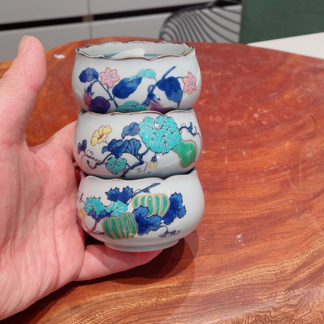 瓷片蔬菜三兄弟有款小杯子