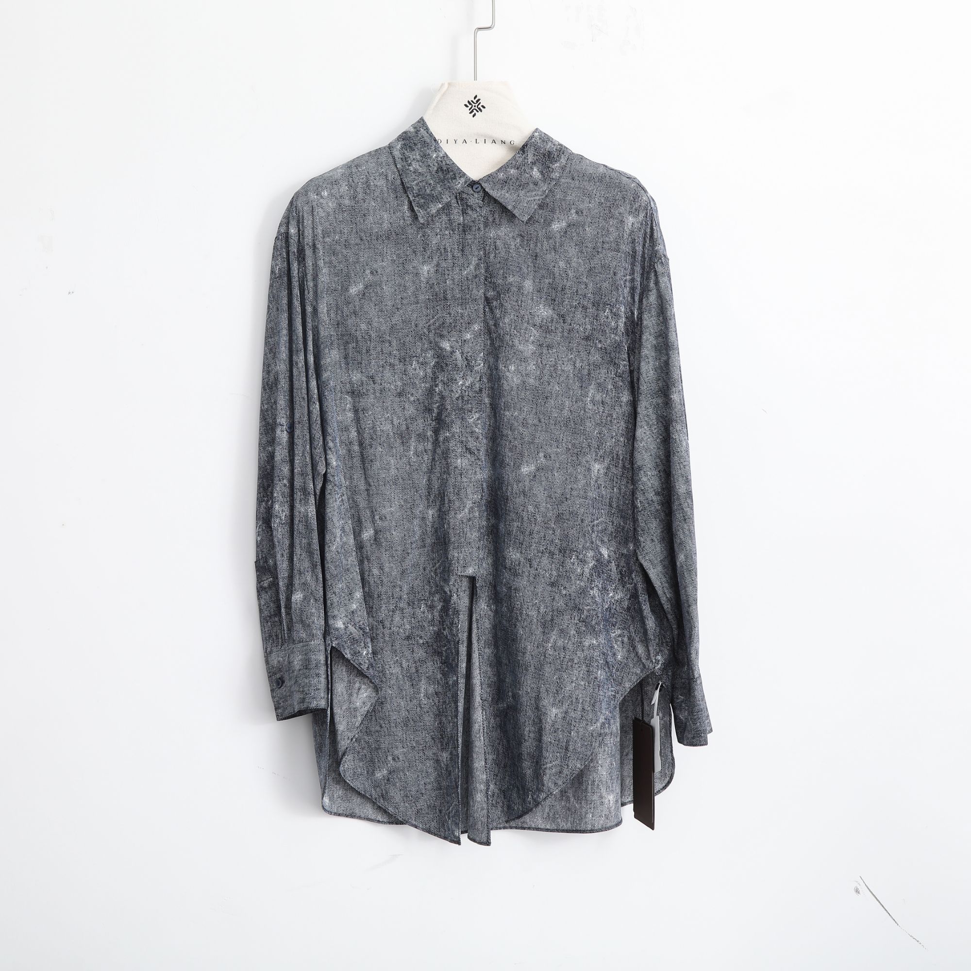 衬衫领V领长袖女士经典A字衬衫气质休闲中长款百搭SY56SC7121