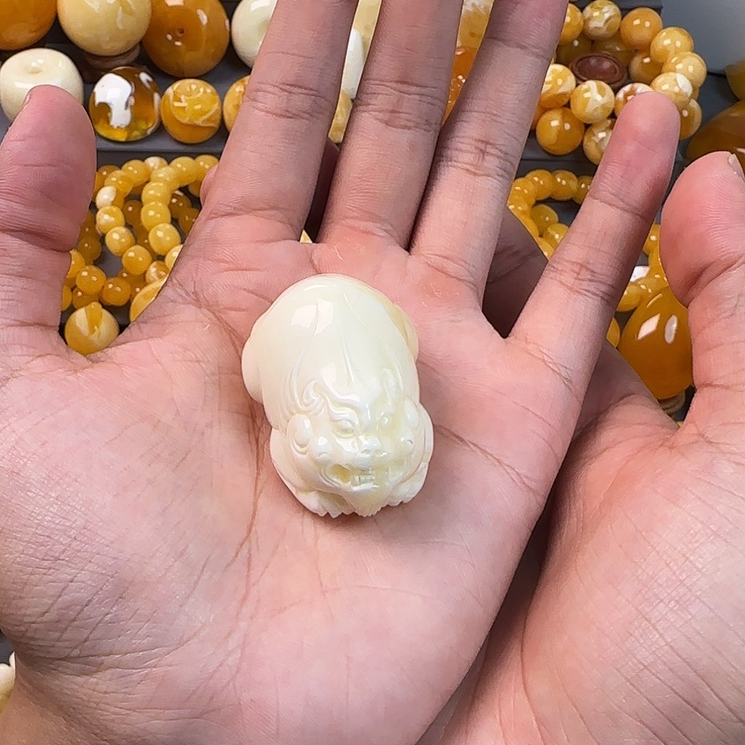 未镶嵌琥珀珠宝奇石