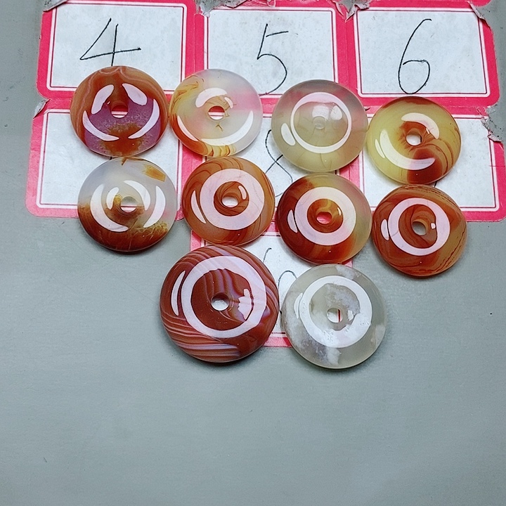 未镶嵌颈饰玛瑙/玉髓福*