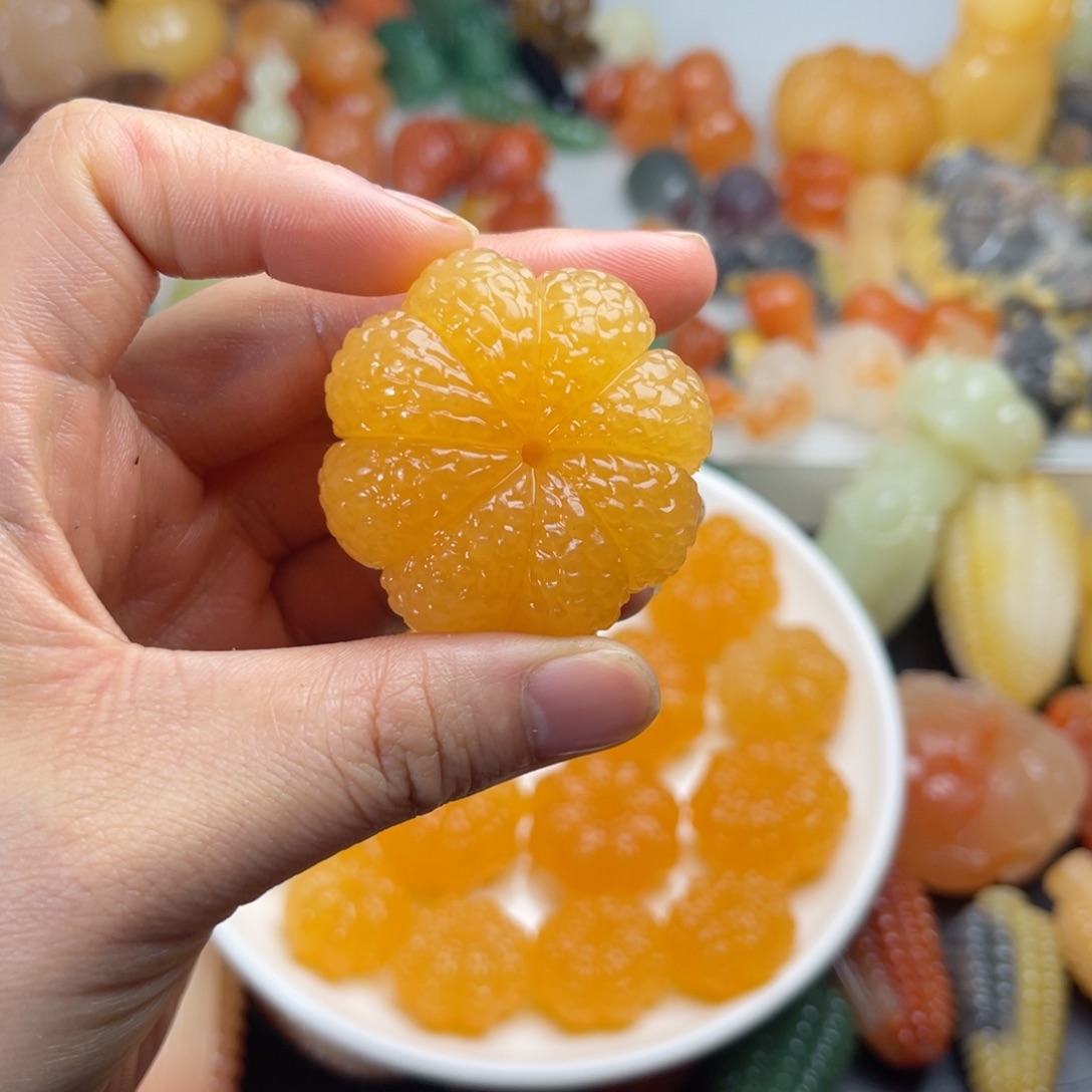 药***人石英质玉（金丝玉）未镶嵌颈饰