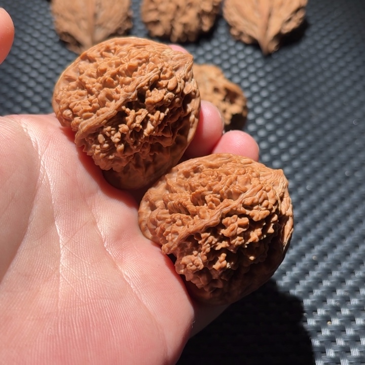 L****吊坠文玩核桃满天星