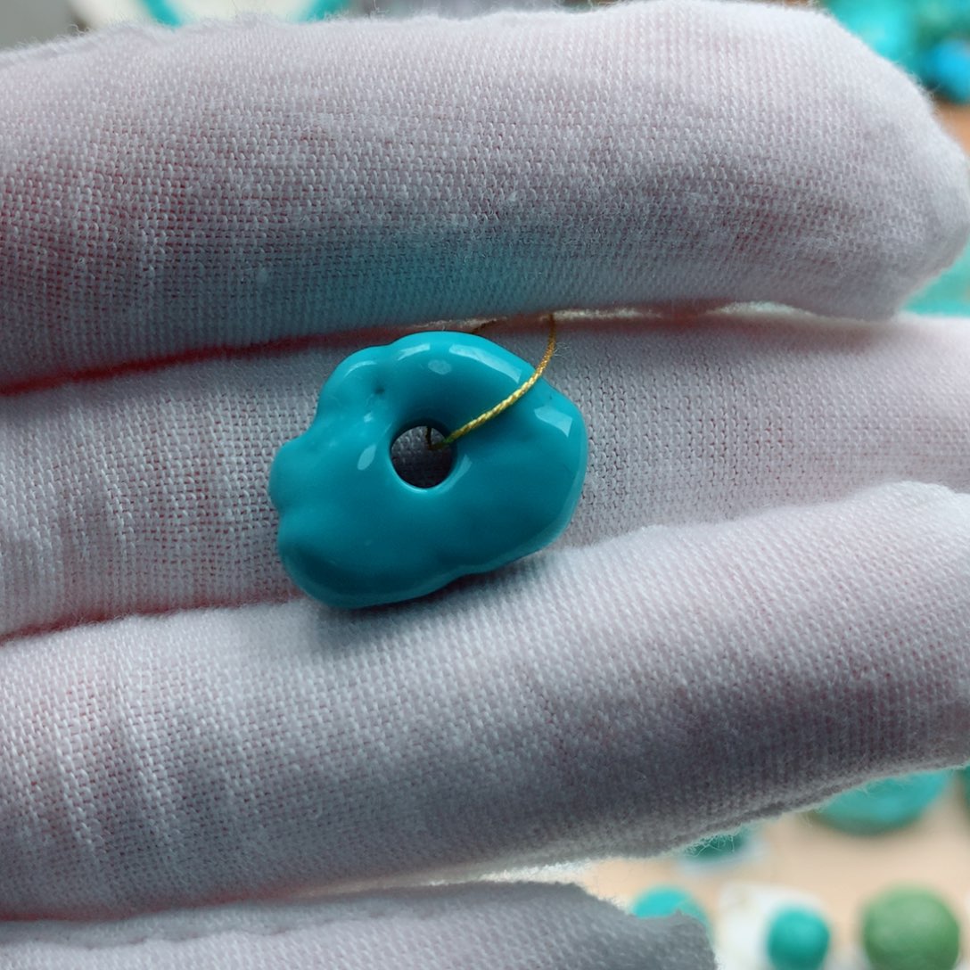 绿松石颈饰未镶嵌