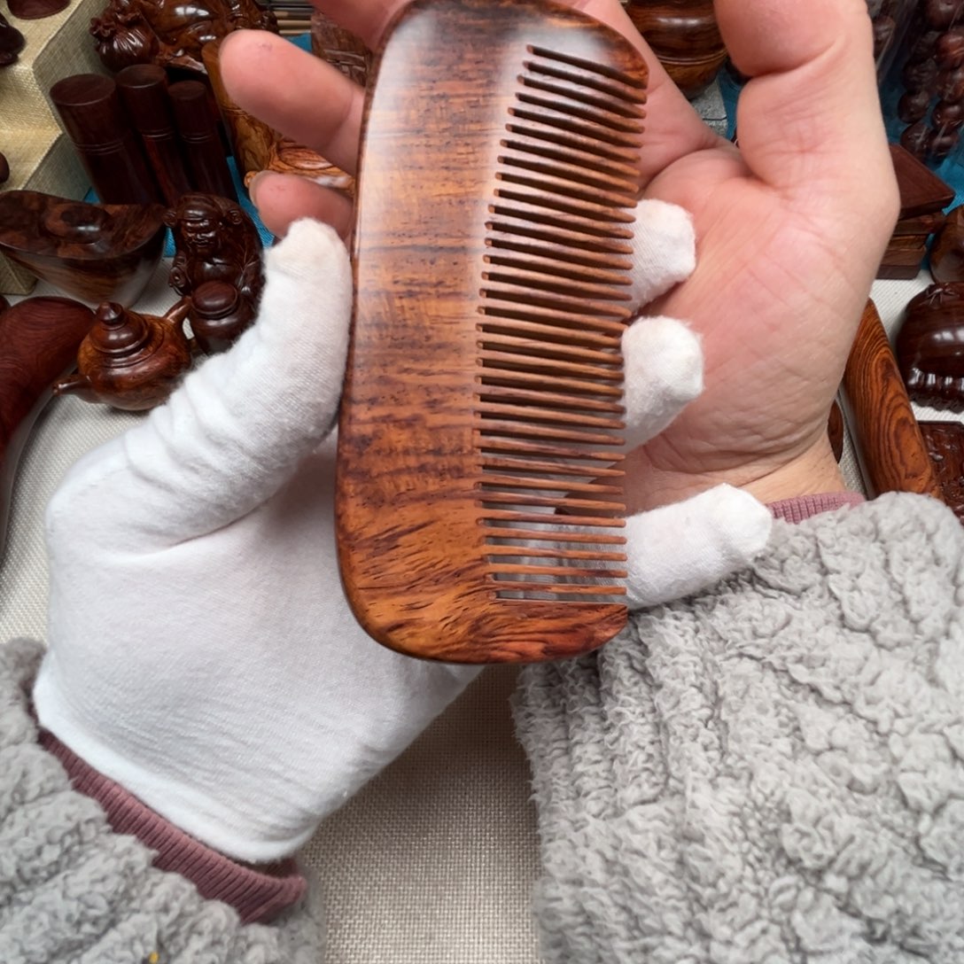 黄花梨/降香黄檀把件梳子…..