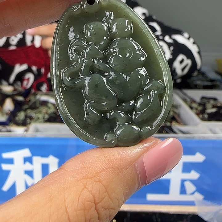 颈饰未镶嵌和田玉