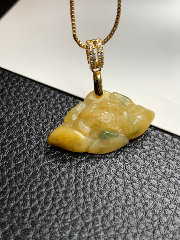 天然翡翠A货莲花吊坠品质时尚百搭