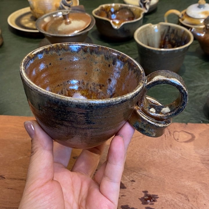 云南建水紫陶，古法柴烧