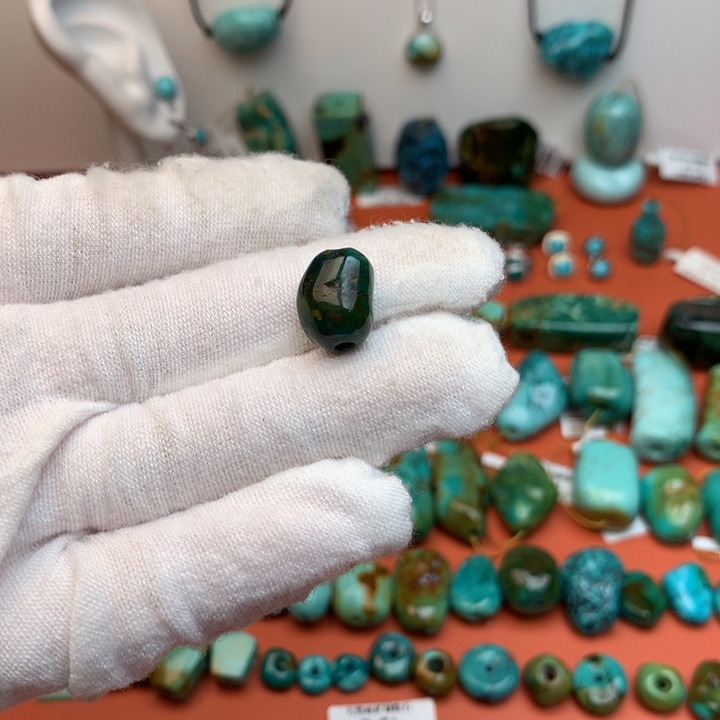 随***心绿松石未镶嵌珠宝奇石