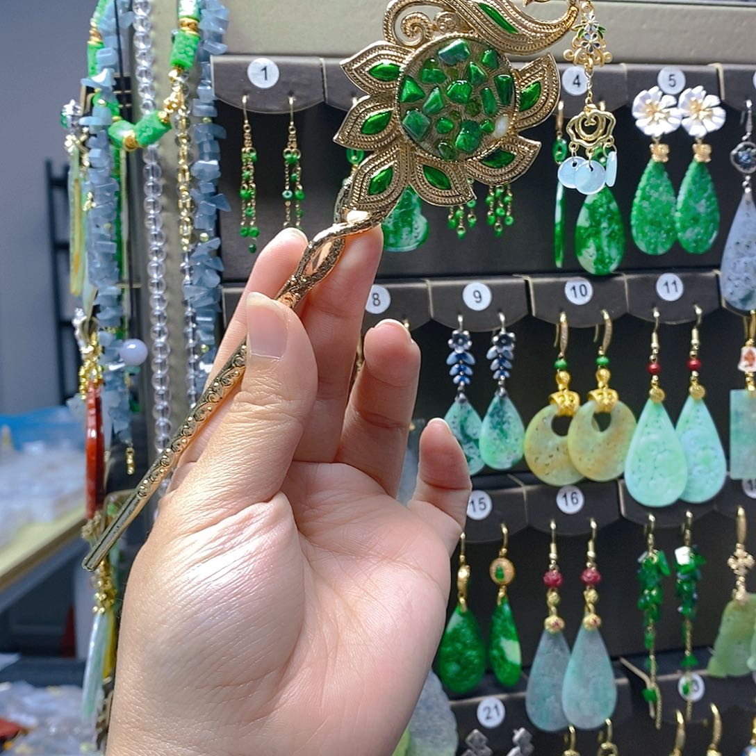 未镶嵌翡翠耳饰翡翠