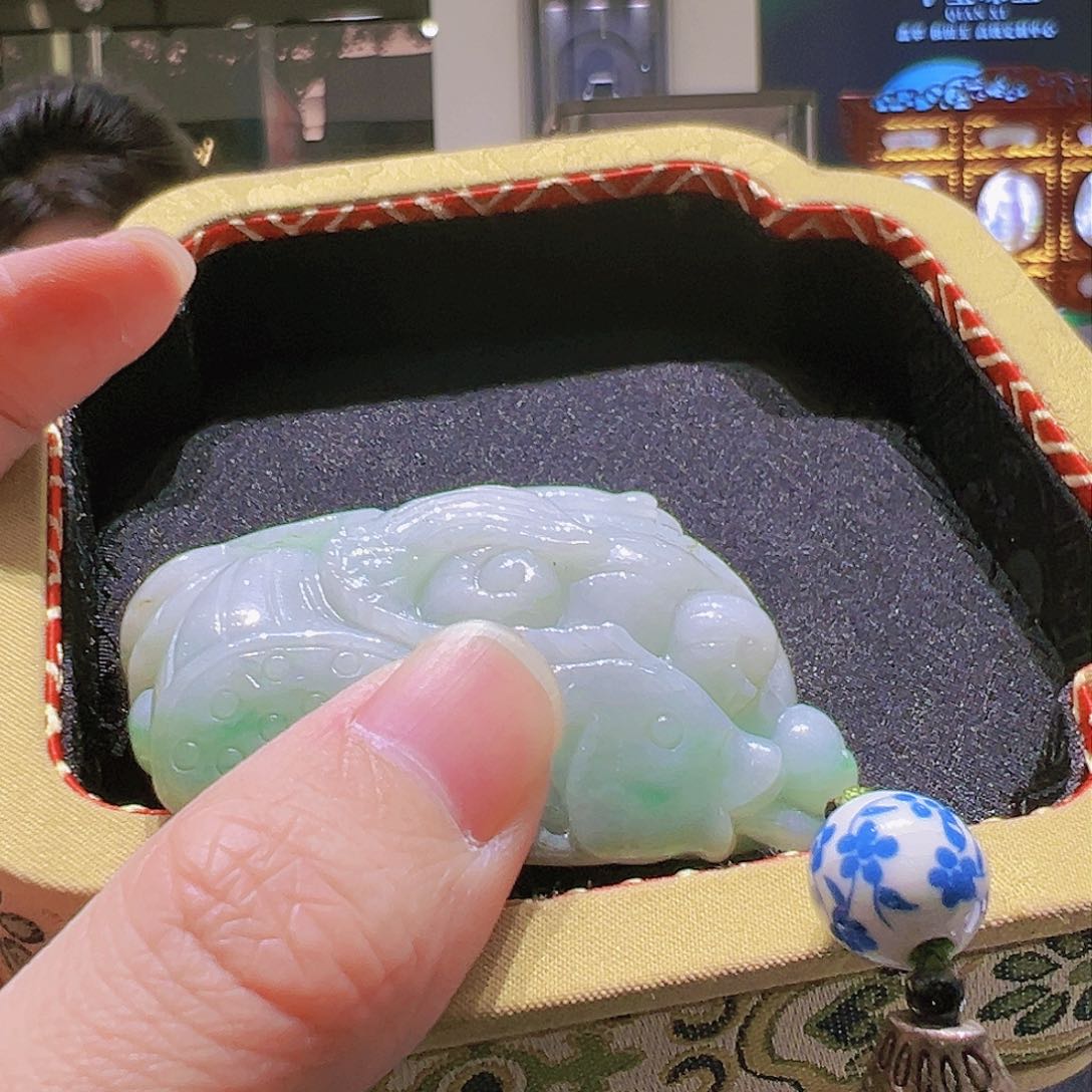 翡翠挂件未镶嵌挂件