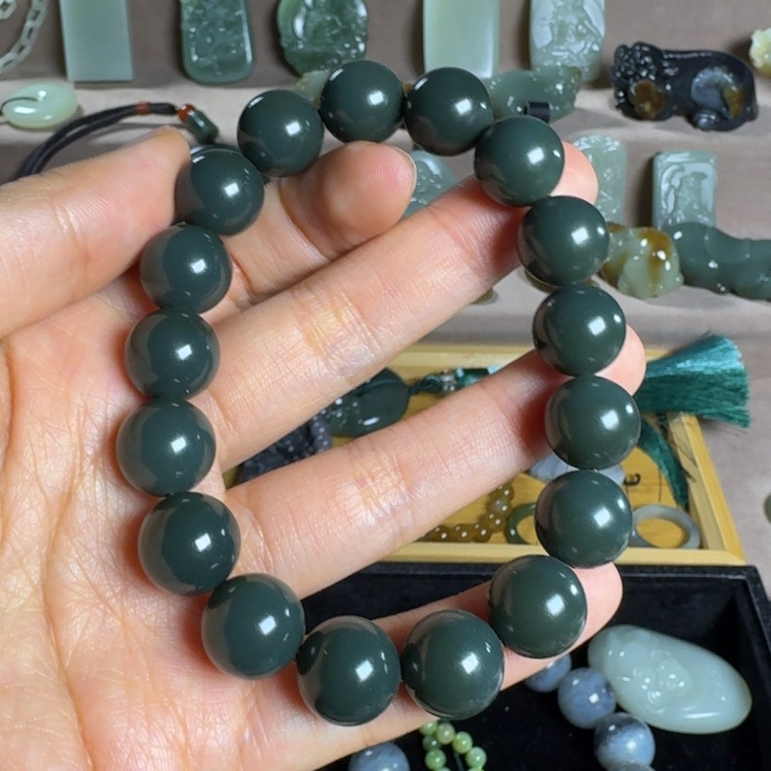 和田玉（糖玉）颈饰未镶嵌